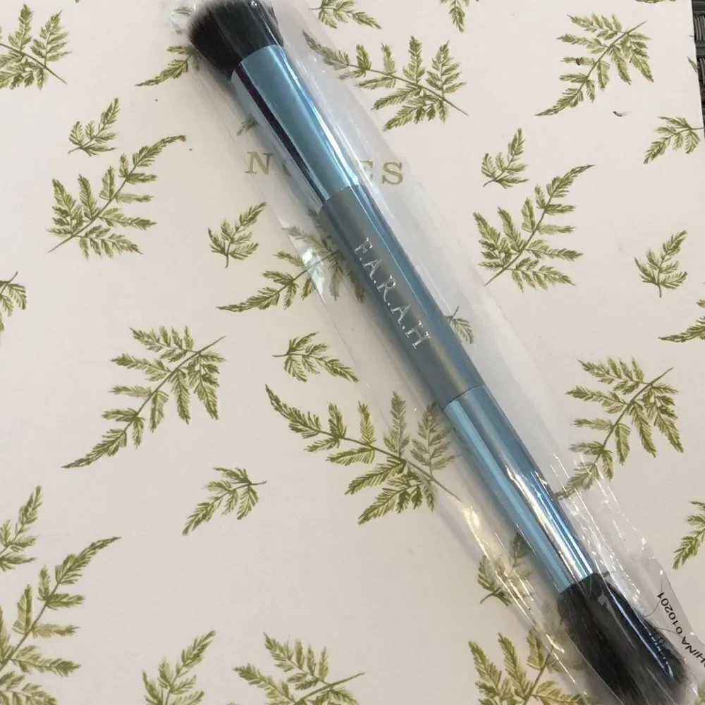 NEW F.A.R.A.H Dual-Ended Contour & Blend Brush  plus Ipsy bag